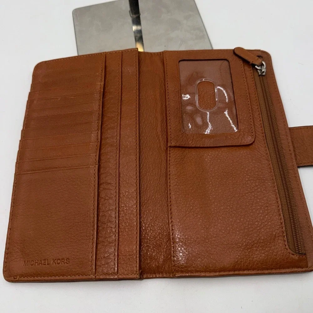 MICHAEL KORS Brown Leather Trifold Wallet Snap Closure Card Slots Coin Pocket